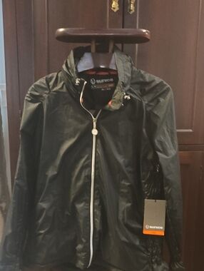 Sunice Men's Black Packable Rain Shell Jacket